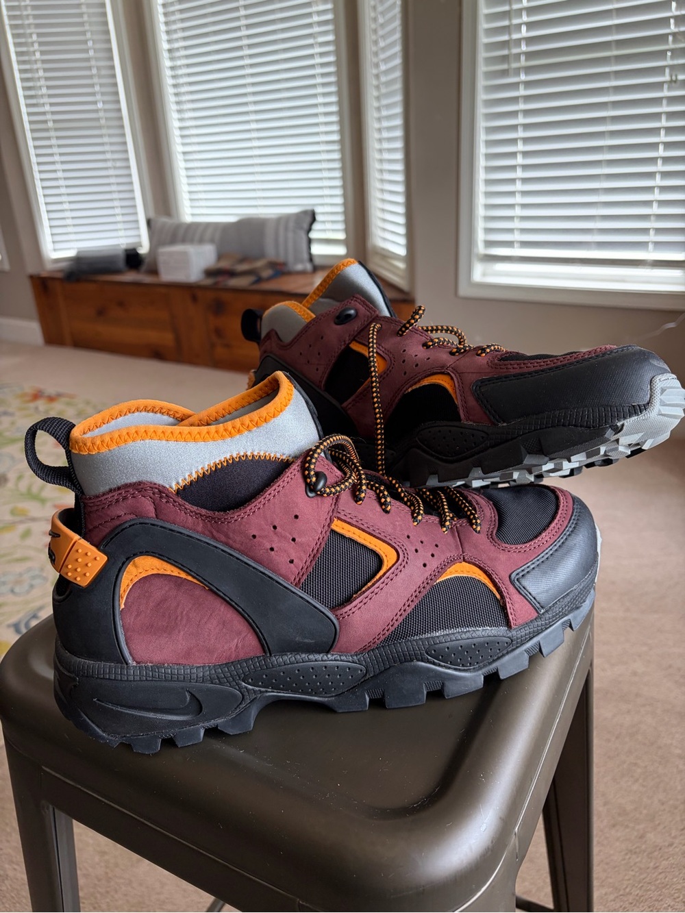 Nike Men’s ACG “Team Brown” Trail size 12 rare  in Burgundy and Orange - Picture 2 of 6